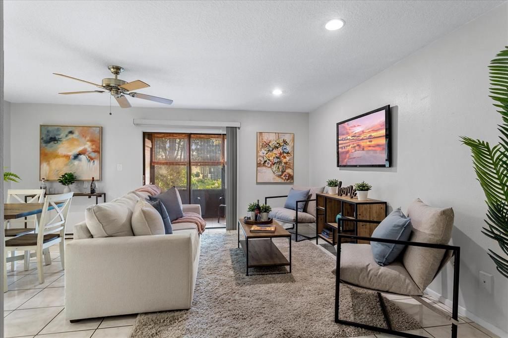 For Sale: $165,000 (2 beds, 2 baths, 1000 Square Feet)