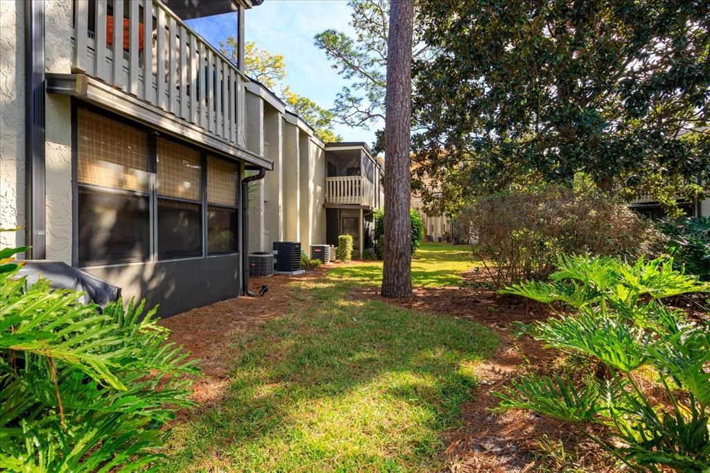 For Sale: $165,000 (2 beds, 2 baths, 1000 Square Feet)