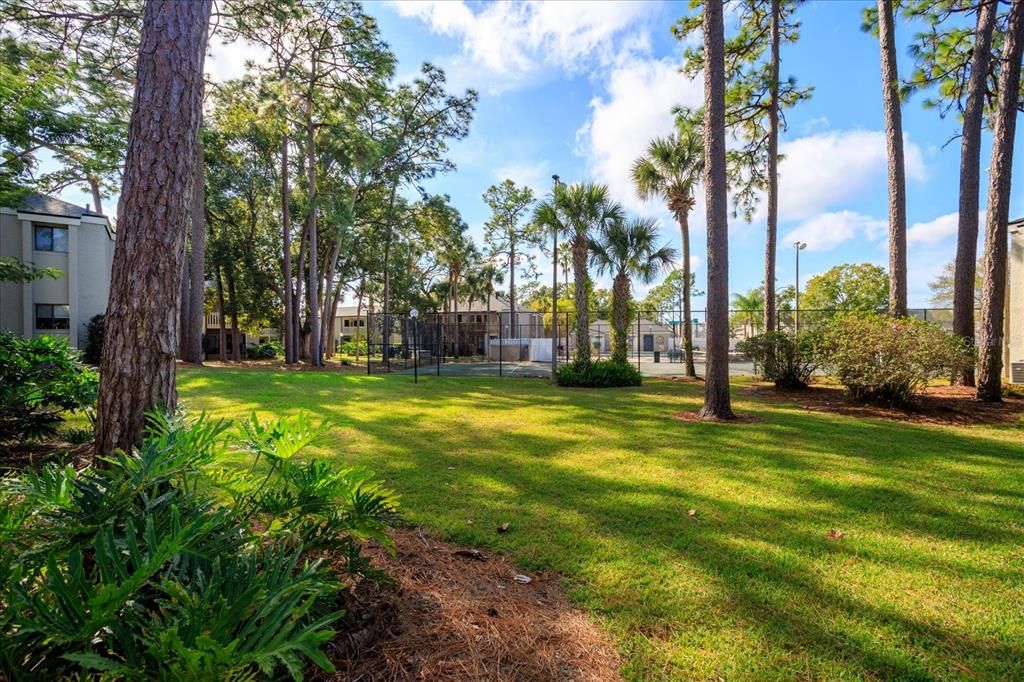 For Sale: $165,000 (2 beds, 2 baths, 1000 Square Feet)