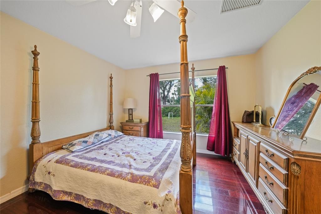 En Venta: $299,900 (3 camas, 2 baños, 1725 Pies cuadrados)