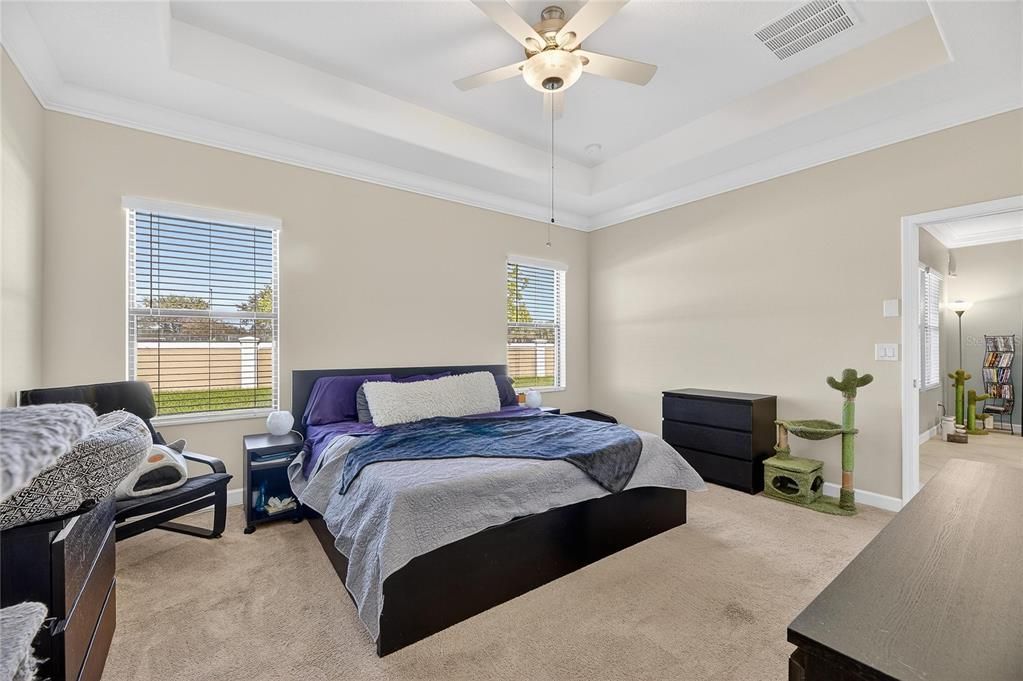 En Venta: $384,900 (4 camas, 3 baños, 2049 Pies cuadrados)