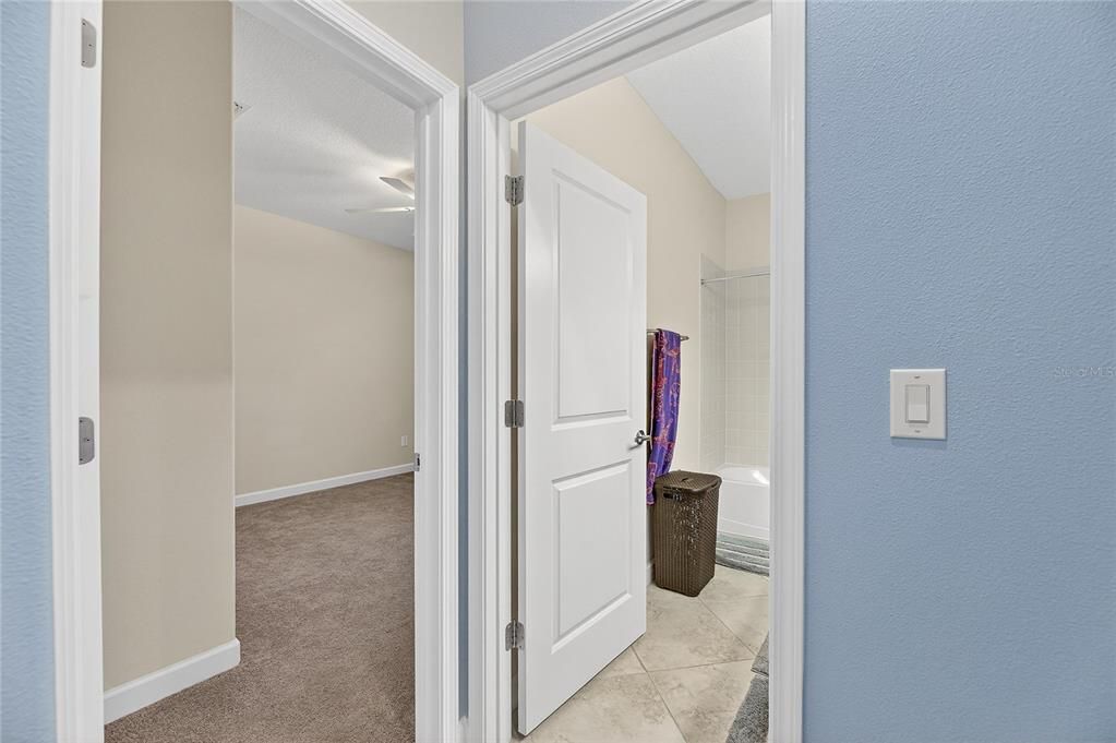 En Venta: $384,900 (4 camas, 3 baños, 2049 Pies cuadrados)