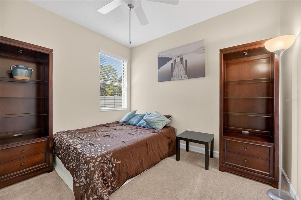 En Venta: $384,900 (4 camas, 3 baños, 2049 Pies cuadrados)