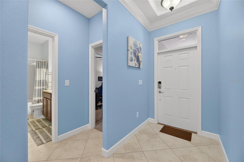 En Venta: $384,900 (4 camas, 3 baños, 2049 Pies cuadrados)