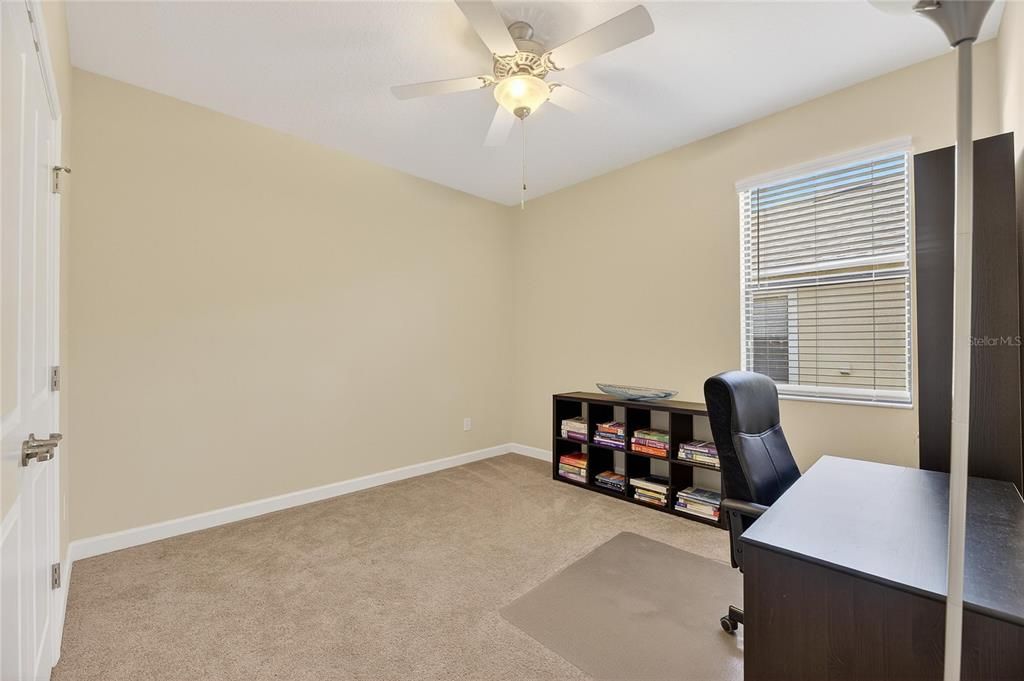 En Venta: $384,900 (4 camas, 3 baños, 2049 Pies cuadrados)