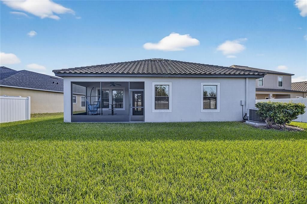 En Venta: $384,900 (4 camas, 3 baños, 2049 Pies cuadrados)