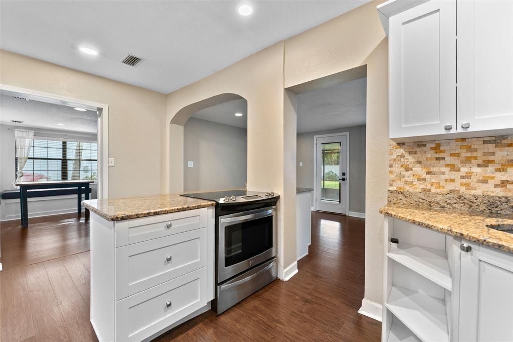 В аренду: $3,900 (4 спален, 2 ванн, 1586 Квадратных фут)