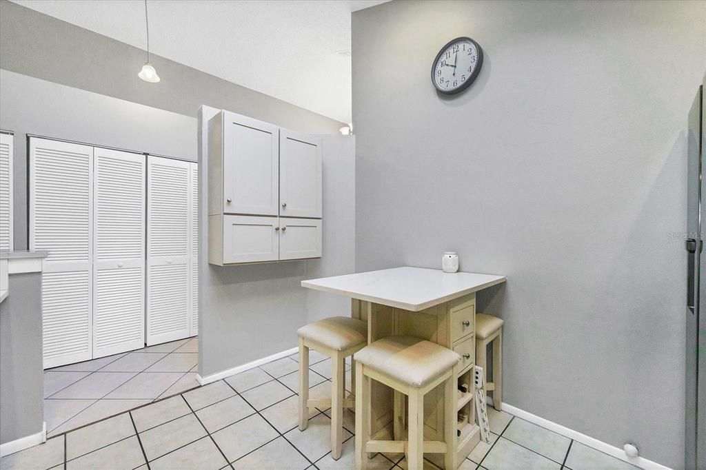 For Sale: $327,000 (3 beds, 2 baths, 1160 Square Feet)