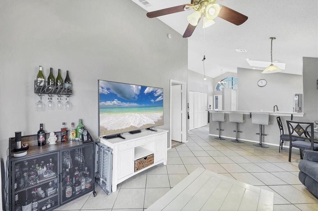 For Sale: $327,000 (3 beds, 2 baths, 1160 Square Feet)