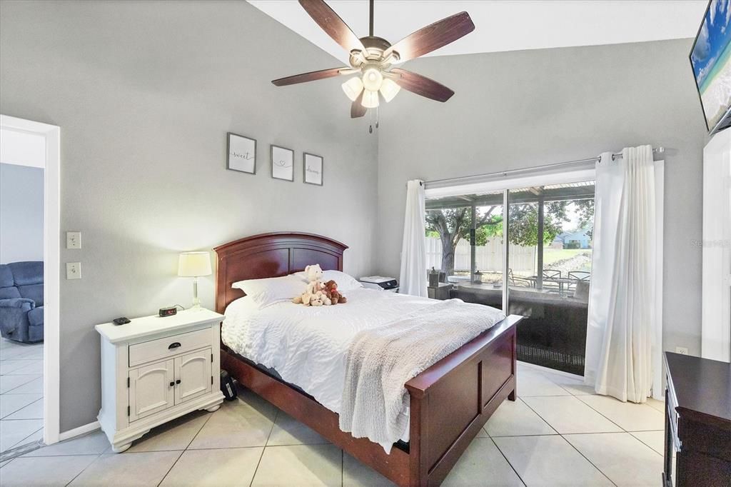 For Sale: $327,000 (3 beds, 2 baths, 1160 Square Feet)