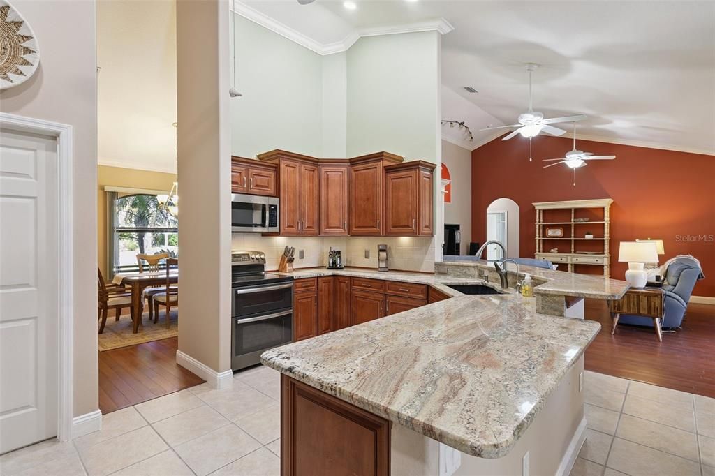 For Sale: $799,000 (4 beds, 3 baths, 3120 Square Feet)