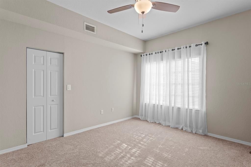 For Sale: $335,000 (2 beds, 2 baths, 1424 Square Feet)