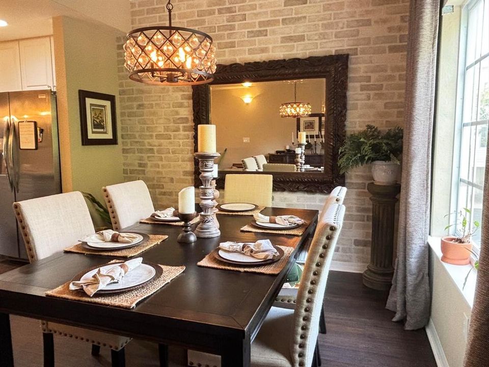 For Sale: $335,000 (2 beds, 2 baths, 1424 Square Feet)