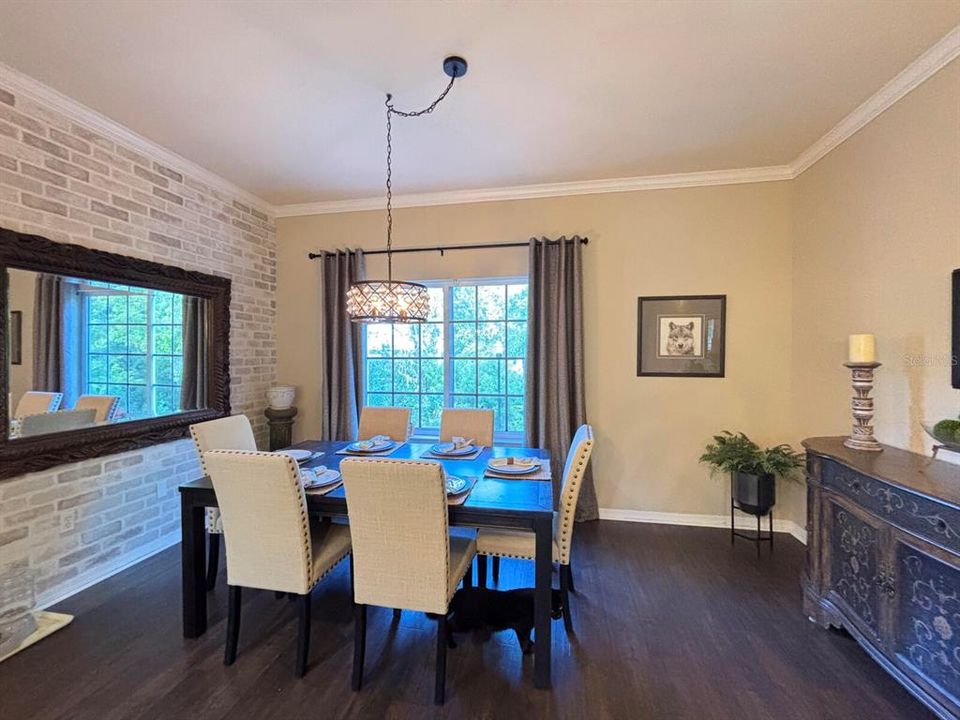 For Sale: $335,000 (2 beds, 2 baths, 1424 Square Feet)