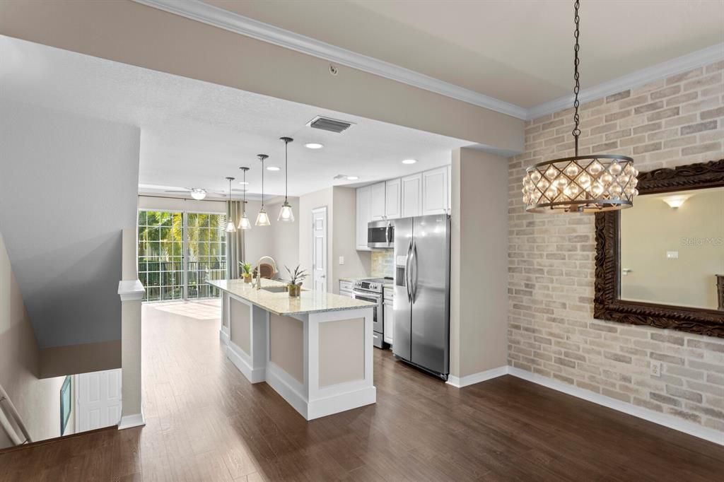 For Sale: $335,000 (2 beds, 2 baths, 1424 Square Feet)