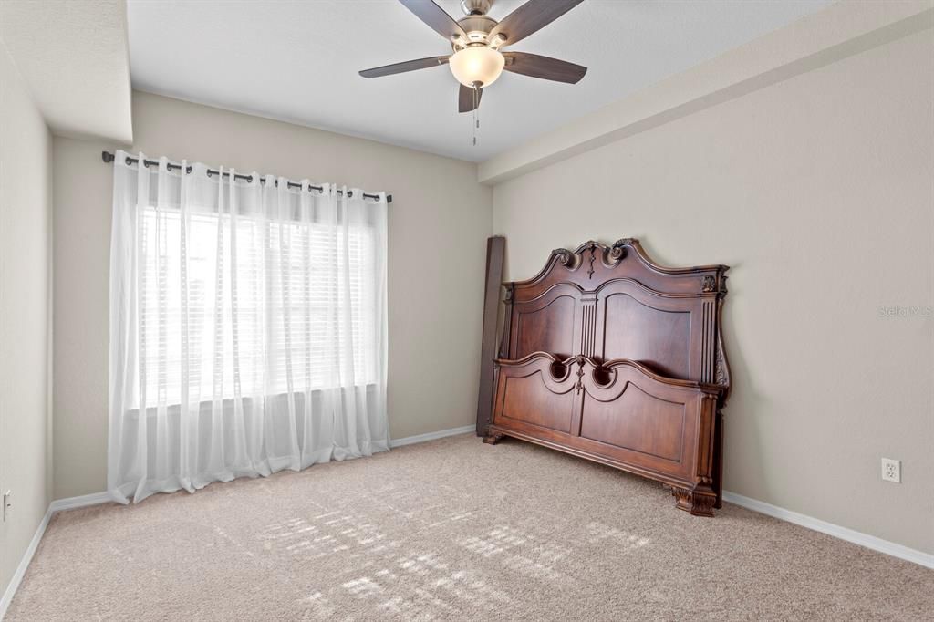 For Sale: $335,000 (2 beds, 2 baths, 1424 Square Feet)