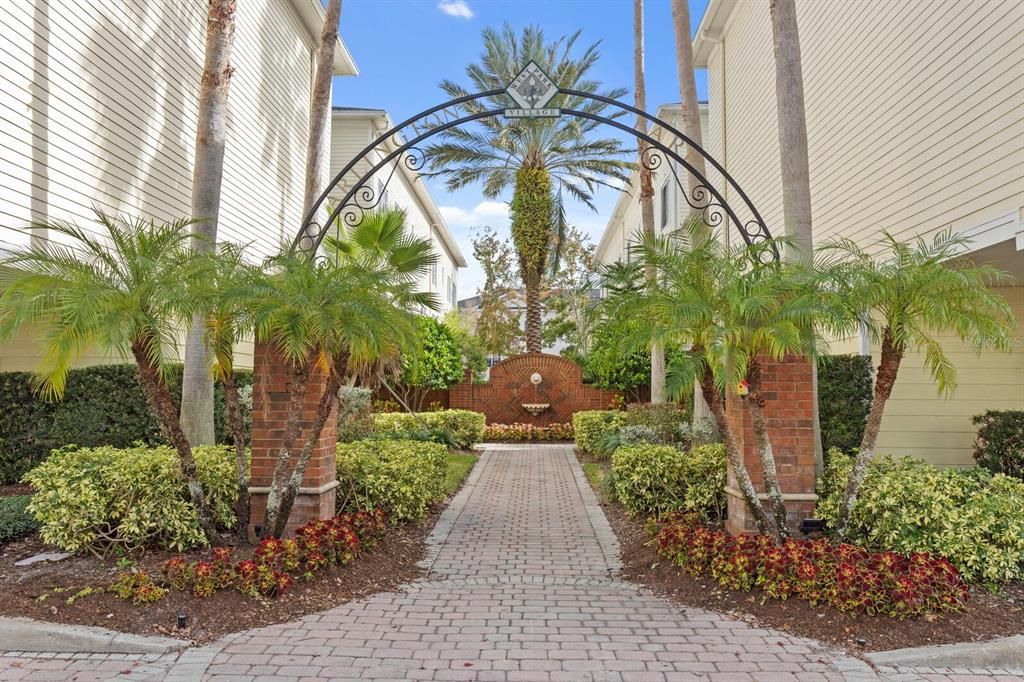 For Sale: $335,000 (2 beds, 2 baths, 1424 Square Feet)