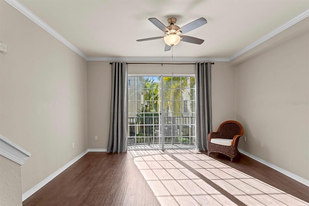 For Sale: $335,000 (2 beds, 2 baths, 1424 Square Feet)