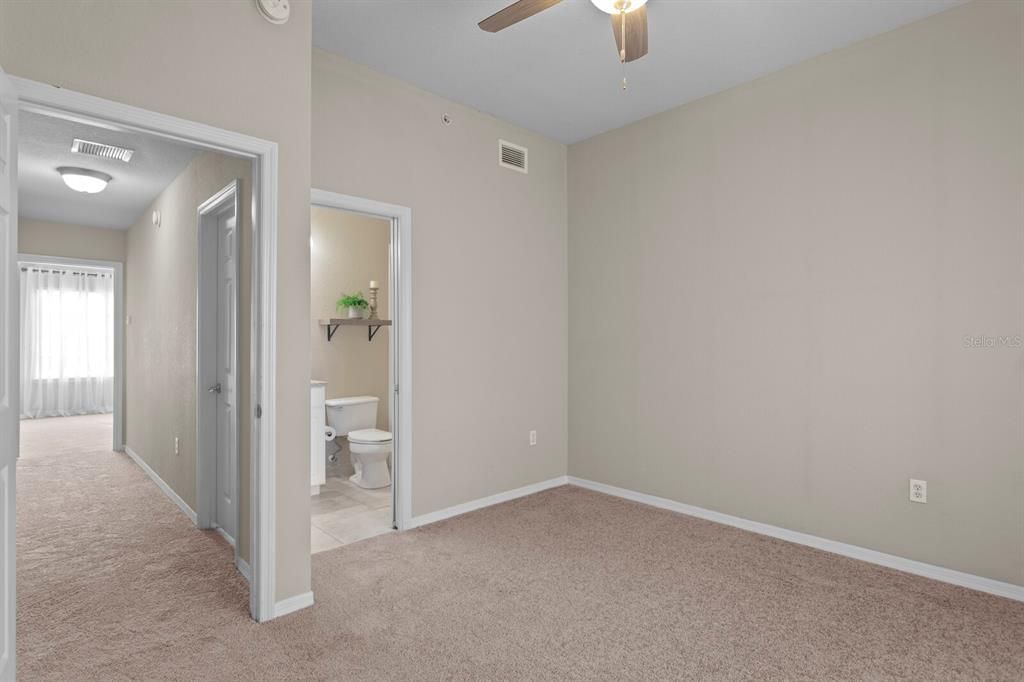 For Sale: $335,000 (2 beds, 2 baths, 1424 Square Feet)