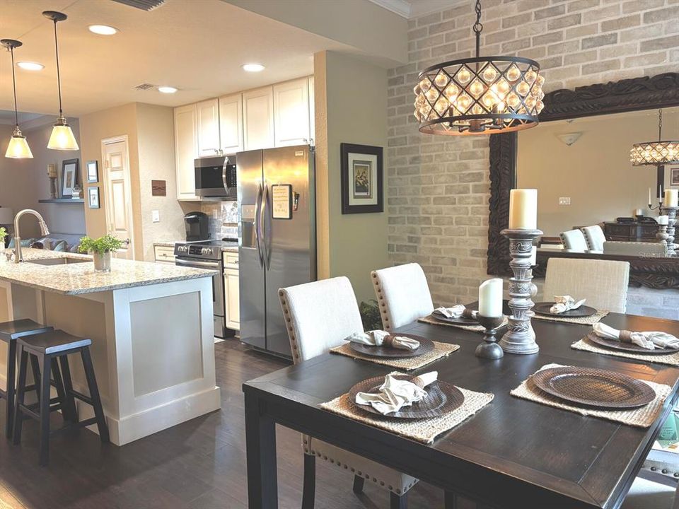 For Sale: $335,000 (2 beds, 2 baths, 1424 Square Feet)