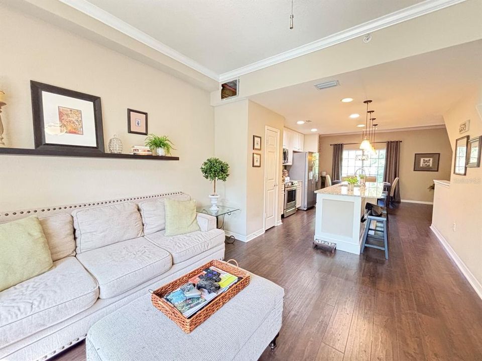 For Sale: $335,000 (2 beds, 2 baths, 1424 Square Feet)