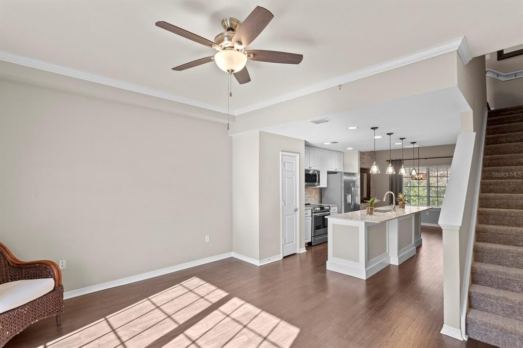 For Sale: $335,000 (2 beds, 2 baths, 1424 Square Feet)