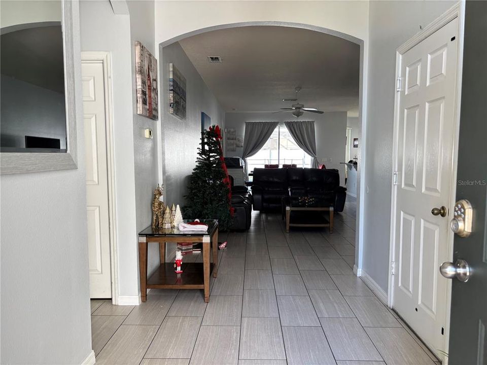 В аренду: $2,600 (4 спален, 3 ванн, 1808 Квадратных фут)