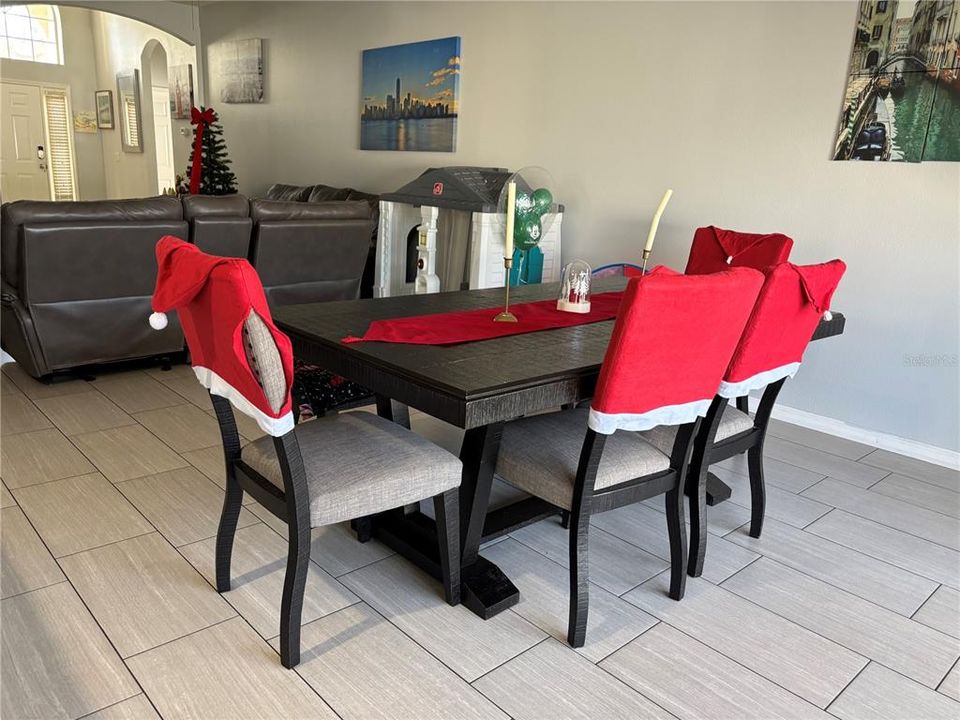 В аренду: $2,600 (4 спален, 3 ванн, 1808 Квадратных фут)