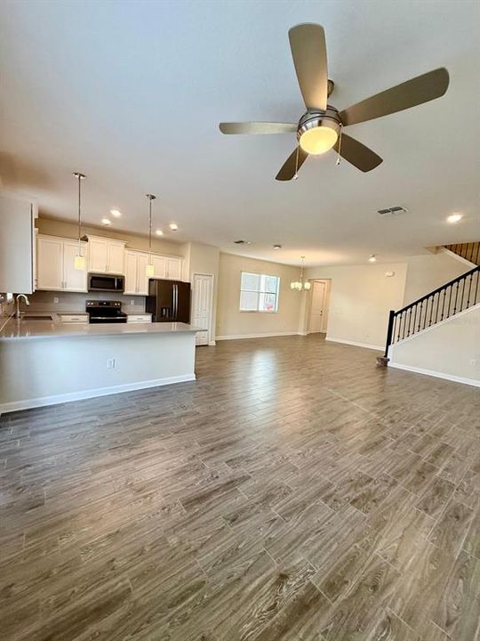 For Sale: $310,000 (3 beds, 2 baths, 2114 Square Feet)