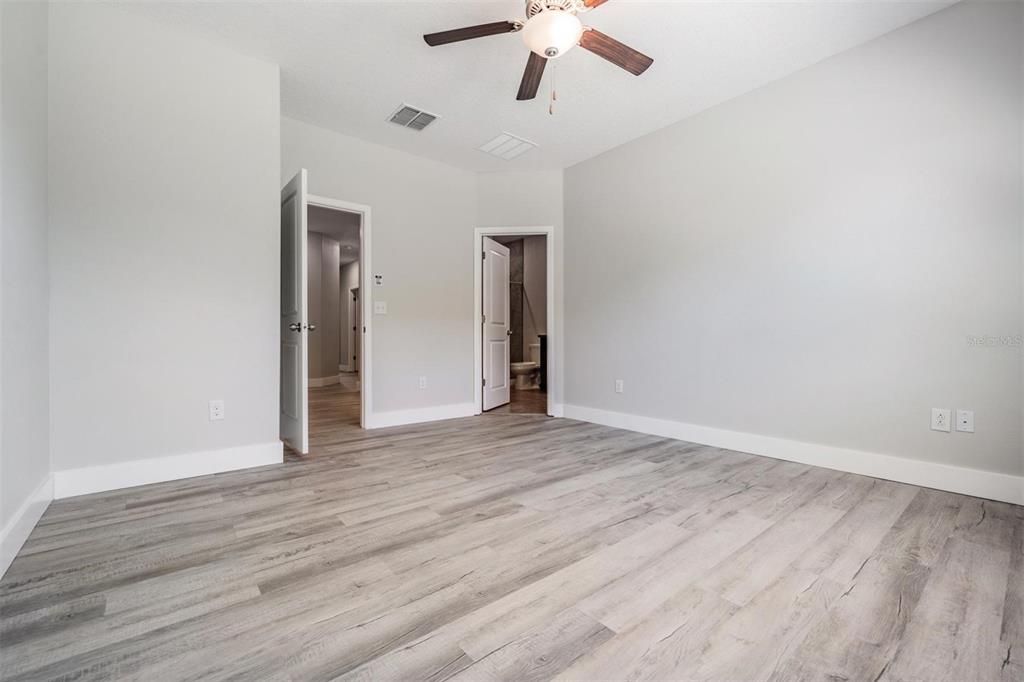 For Rent: $2,200 (3 beds, 2 baths, 1597 Square Feet)