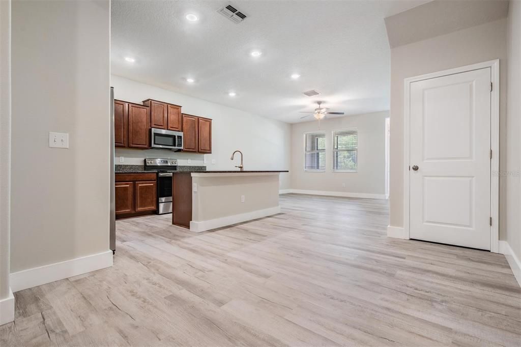 For Rent: $2,200 (3 beds, 2 baths, 1597 Square Feet)