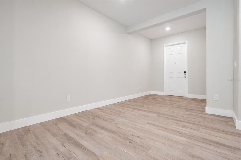 For Rent: $2,200 (3 beds, 2 baths, 1597 Square Feet)