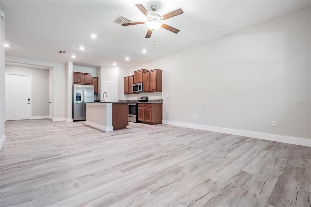 For Rent: $2,200 (3 beds, 2 baths, 1597 Square Feet)