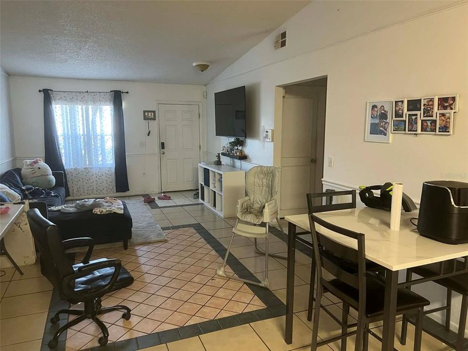 En Venta: $240,000 (3 camas, 2 baños, 1106 Pies cuadrados)