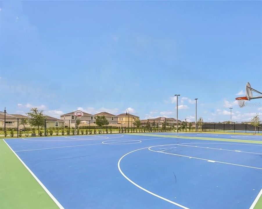 В аренду: $2,475 (3 спален, 2 ванн, 1560 Квадратных фут)