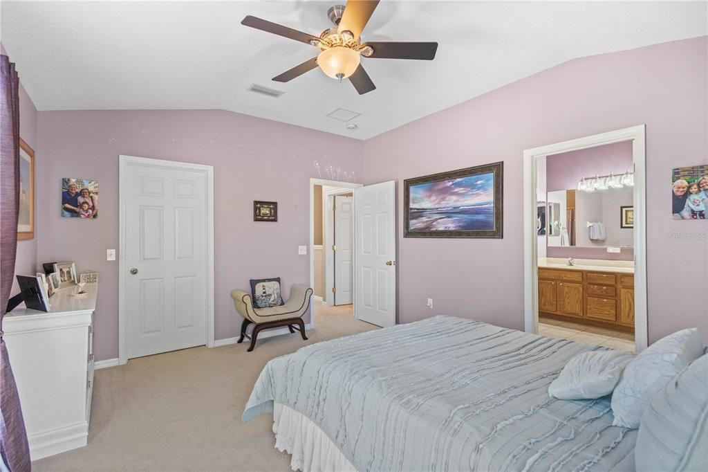 For Sale: $269,900 (3 beds, 2 baths, 1644 Square Feet)