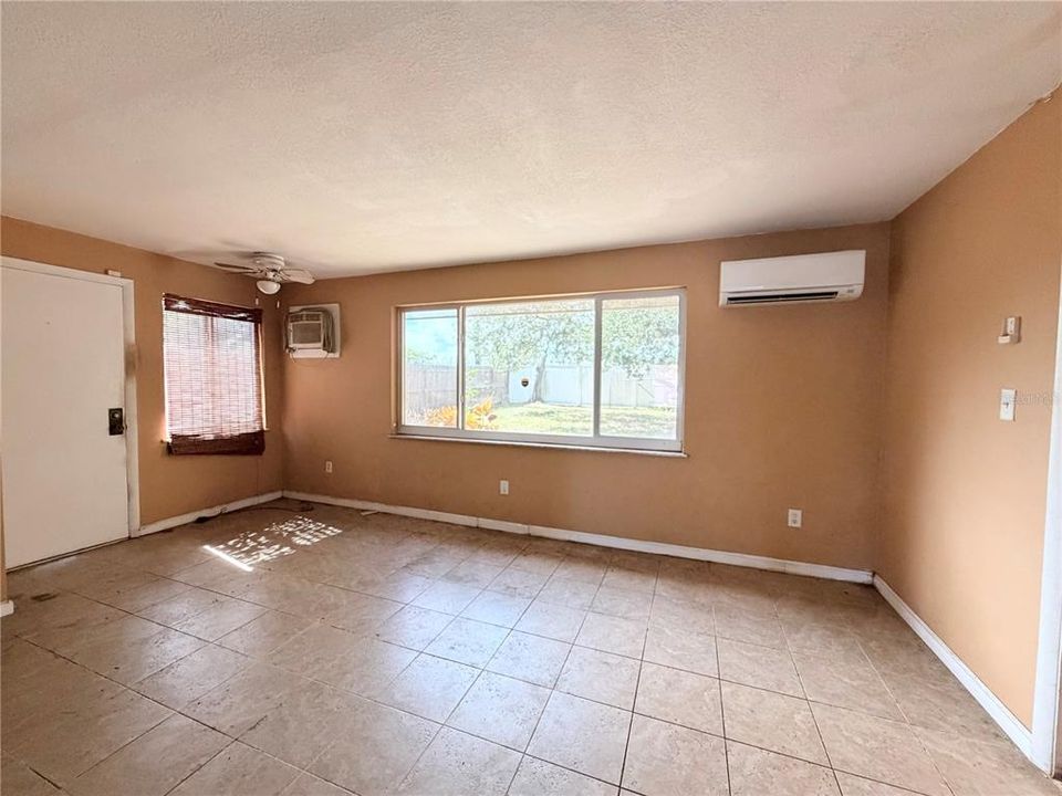 For Sale: $250,000 (3 beds, 2 baths, 1183 Square Feet)