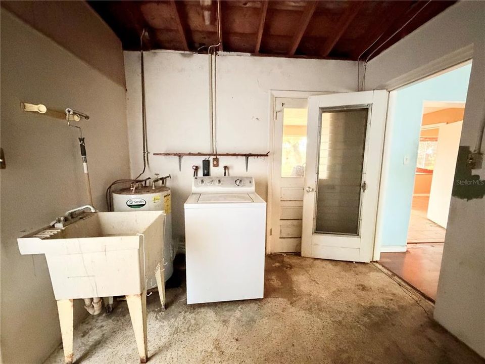 For Sale: $250,000 (3 beds, 2 baths, 1183 Square Feet)