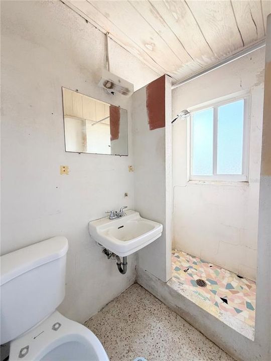 For Sale: $250,000 (3 beds, 2 baths, 1183 Square Feet)