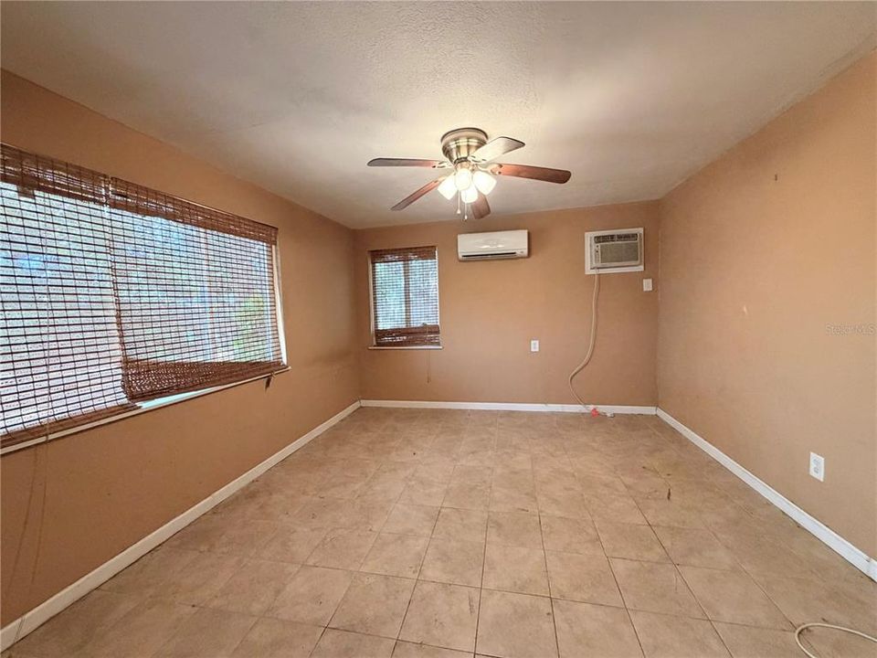 For Sale: $250,000 (3 beds, 2 baths, 1183 Square Feet)