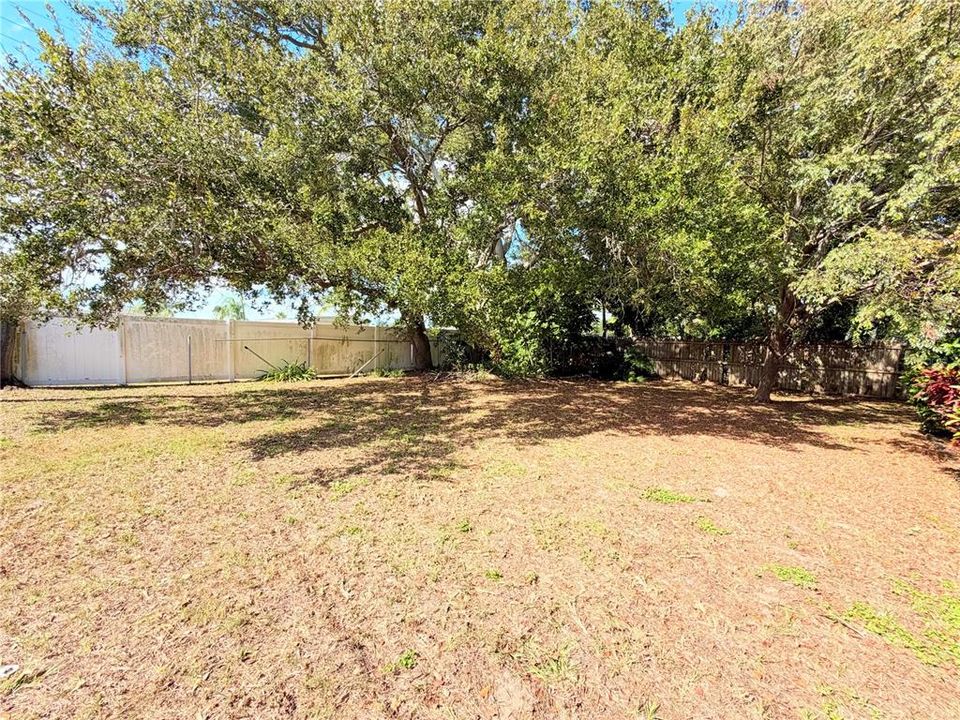 For Sale: $250,000 (3 beds, 2 baths, 1183 Square Feet)