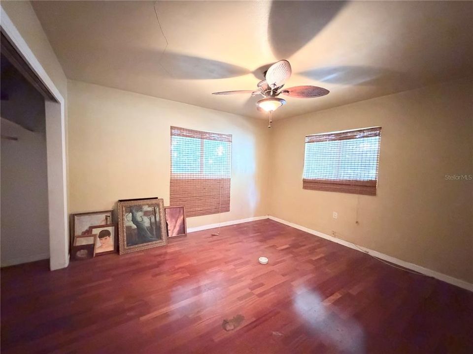 For Sale: $250,000 (3 beds, 2 baths, 1183 Square Feet)