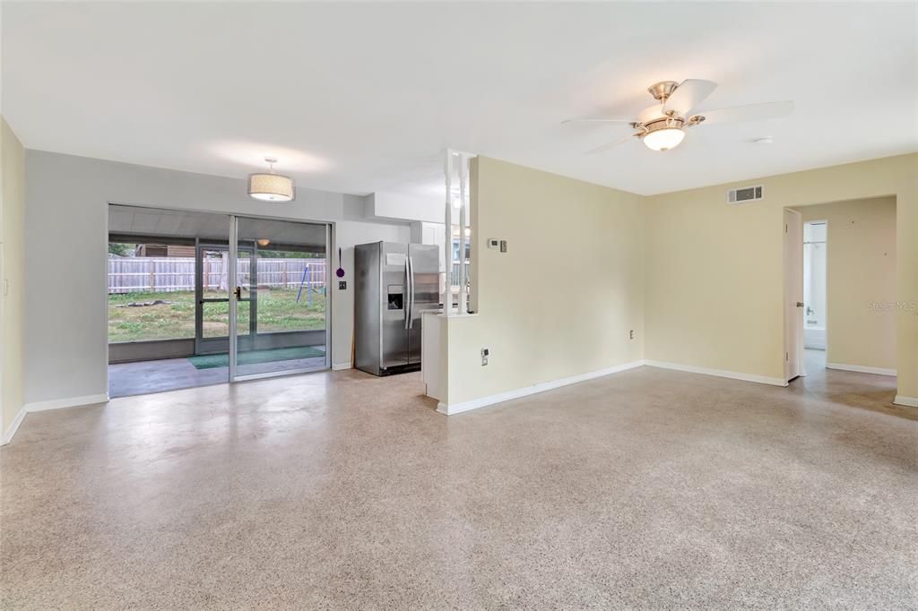 For Sale: $313,000 (3 beds, 2 baths, 1648 Square Feet)