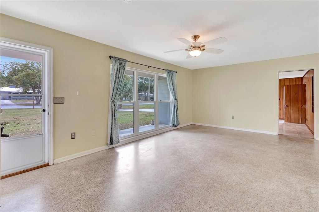 For Sale: $313,000 (3 beds, 2 baths, 1648 Square Feet)