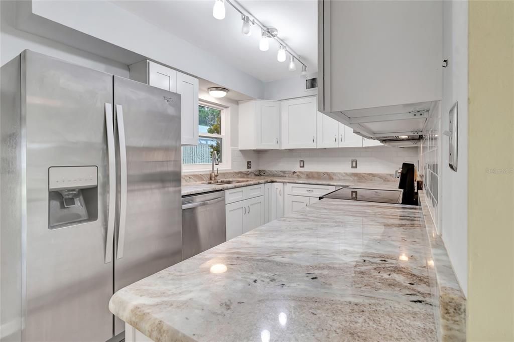 For Sale: $313,000 (3 beds, 2 baths, 1648 Square Feet)