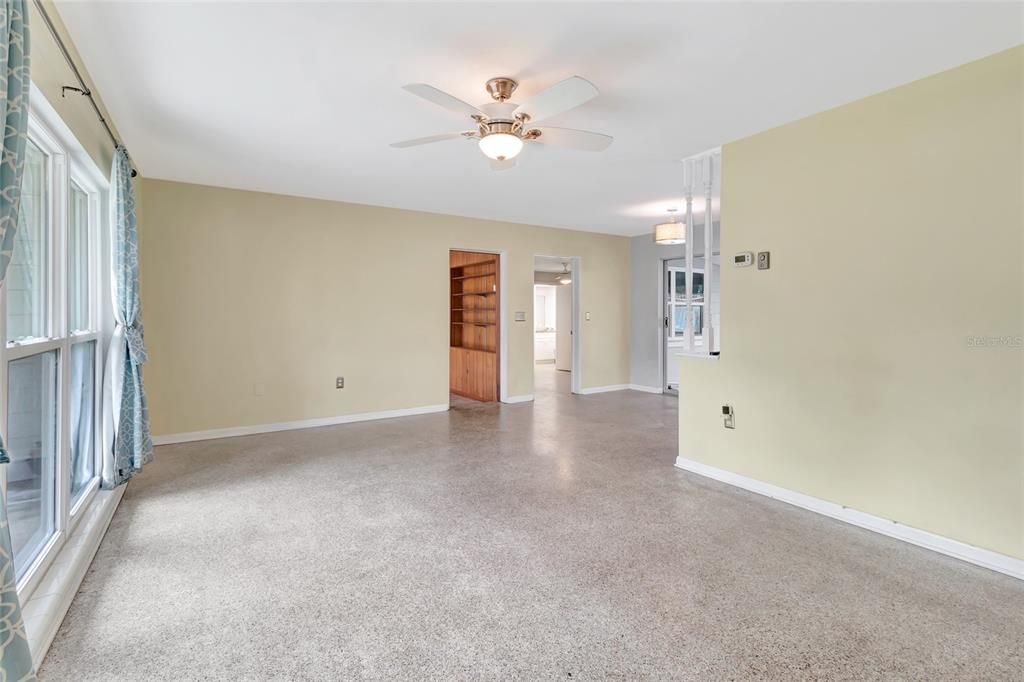 For Sale: $313,000 (3 beds, 2 baths, 1648 Square Feet)