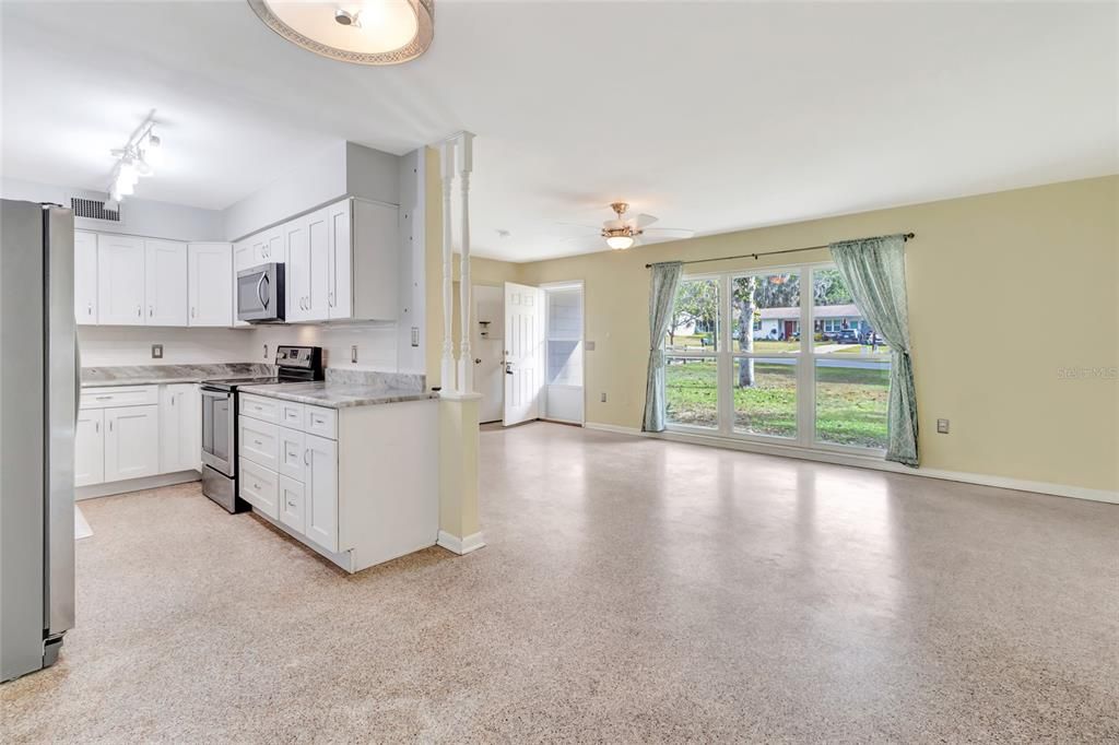 For Sale: $313,000 (3 beds, 2 baths, 1648 Square Feet)