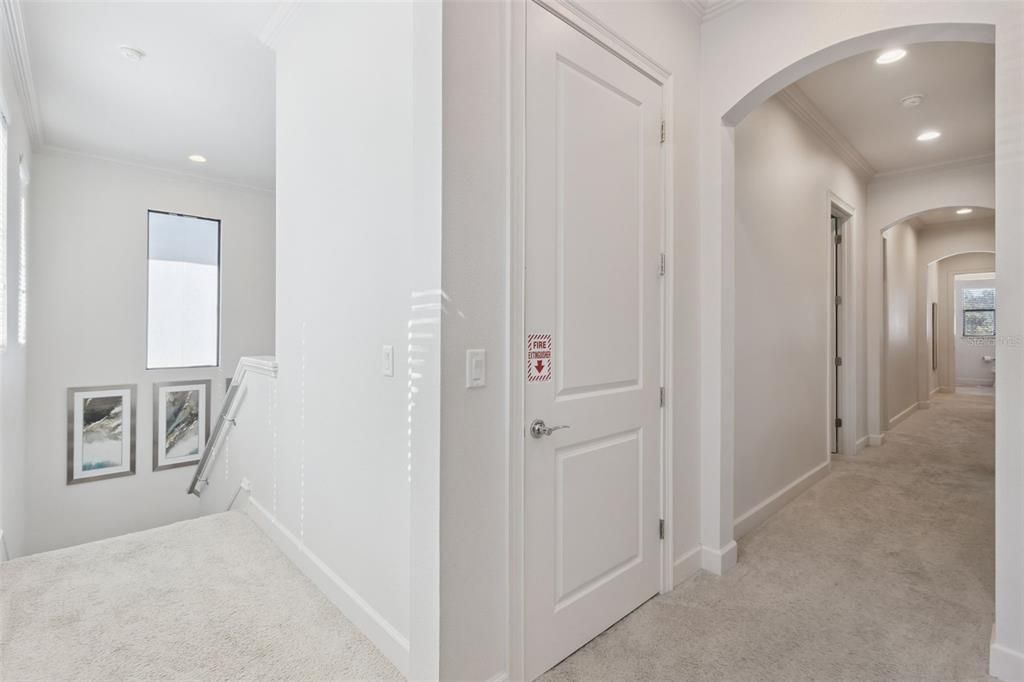 待售: $1,200,000 (7 贝兹, 7 浴室, 3938 平方英尺)