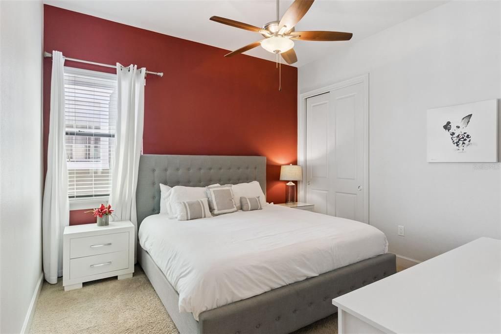 待售: $1,200,000 (7 贝兹, 7 浴室, 3938 平方英尺)