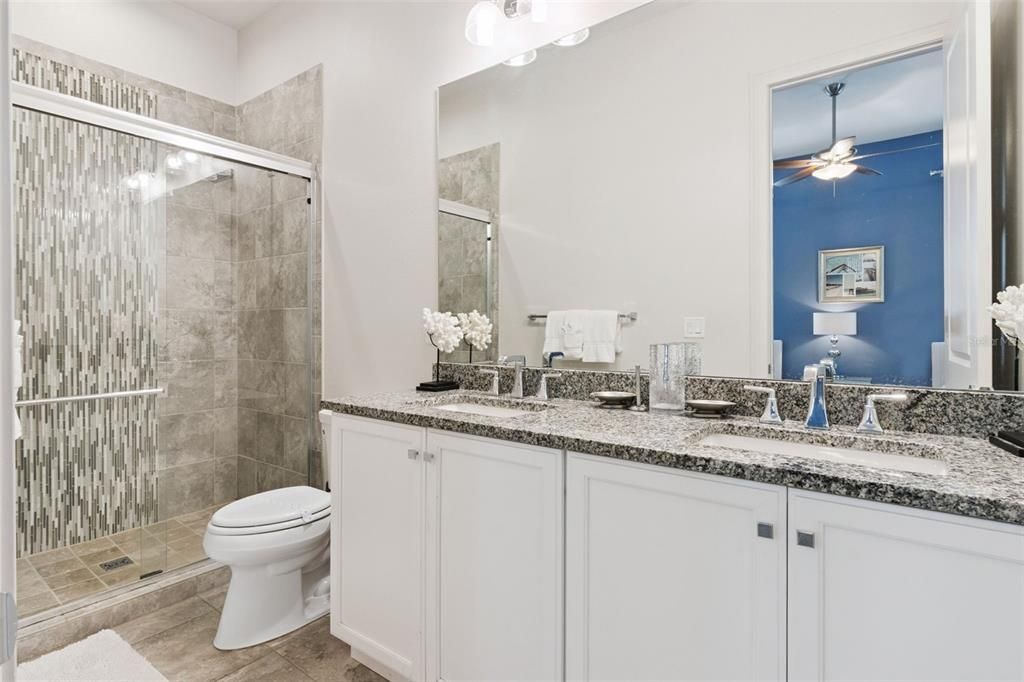 待售: $1,200,000 (7 贝兹, 7 浴室, 3938 平方英尺)